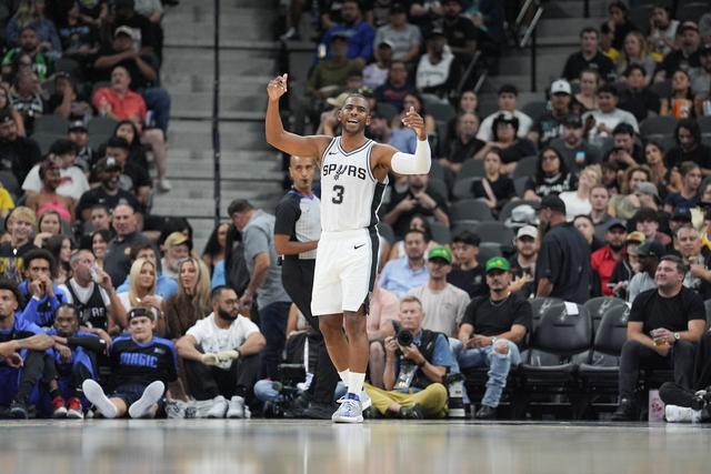 王哲林消极行为引发争议 上海不敌福建1胜3负