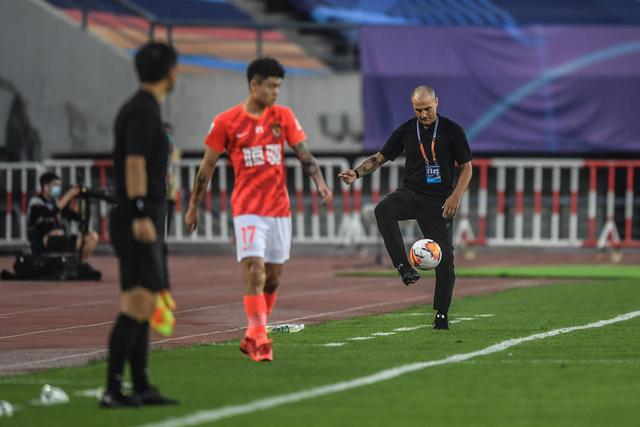 班凯罗50+13+9魔术克步行者 热火送活塞4连败