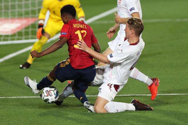 雷蒙21分北京胜广厦 梅克29分福建送四川7连败